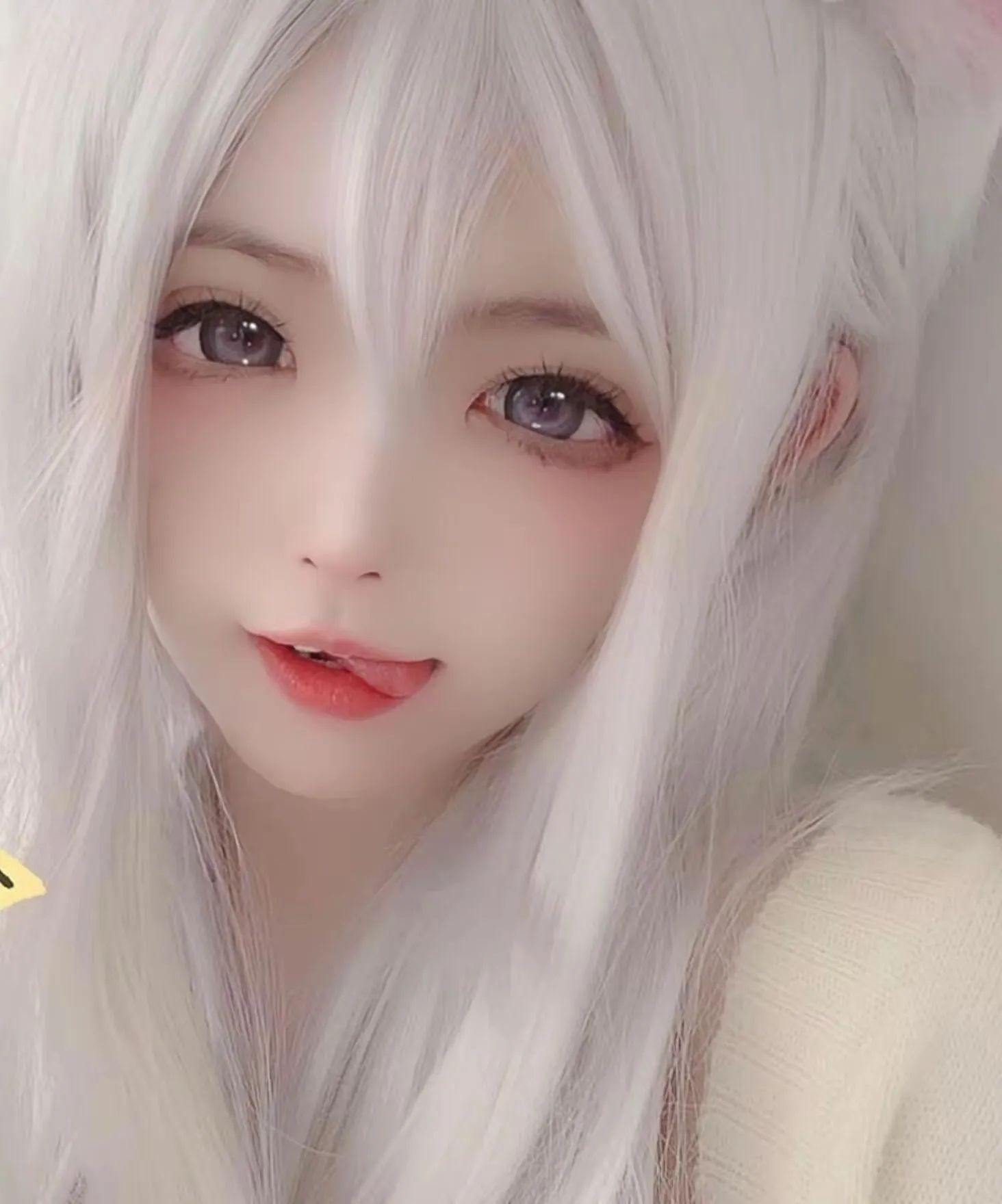 依依